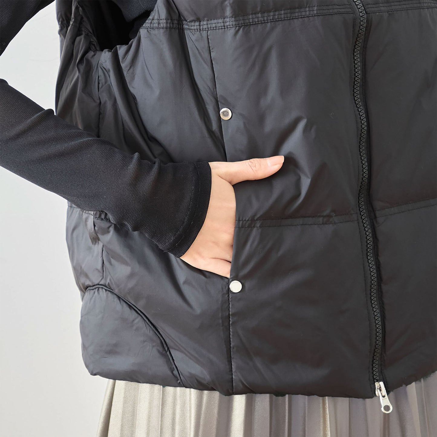 天然羽毛100％ 軽量＆極暖ダウンベスト M〜L