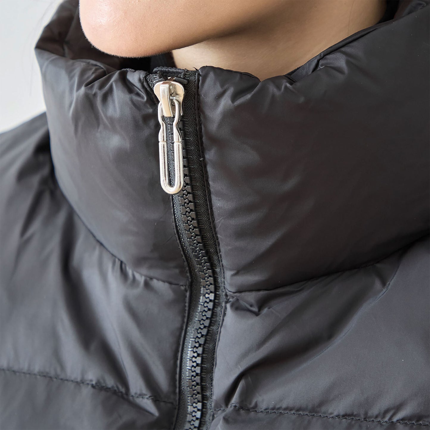 天然羽毛100％ 軽量＆極暖ダウンベスト M〜L