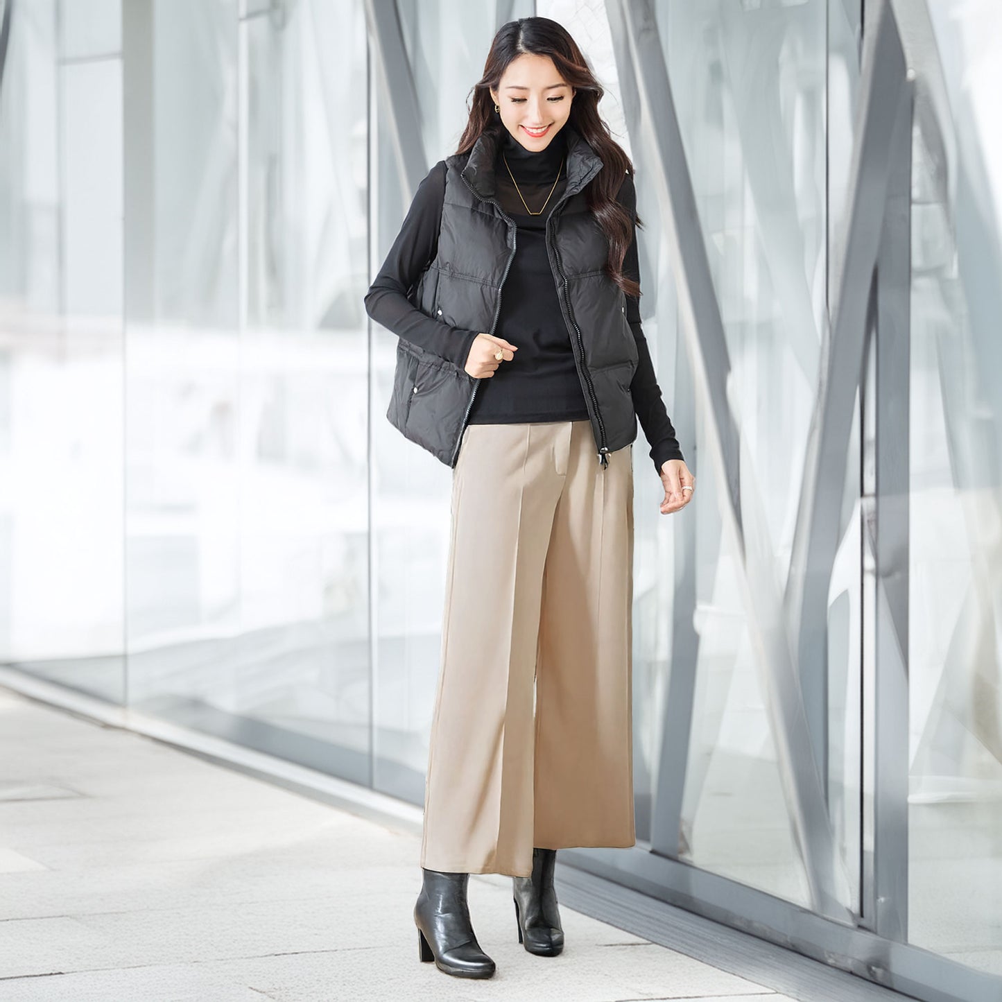 天然羽毛100％ 軽量＆極暖ダウンベスト M〜L