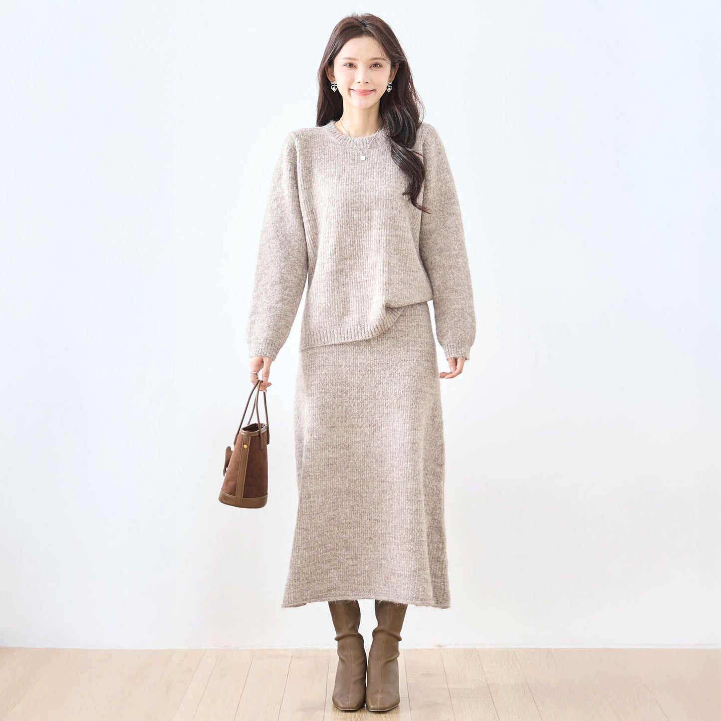 ラウンドネック長袖セーター＆Aラインロングスカートのニットセットアップ 3カラー