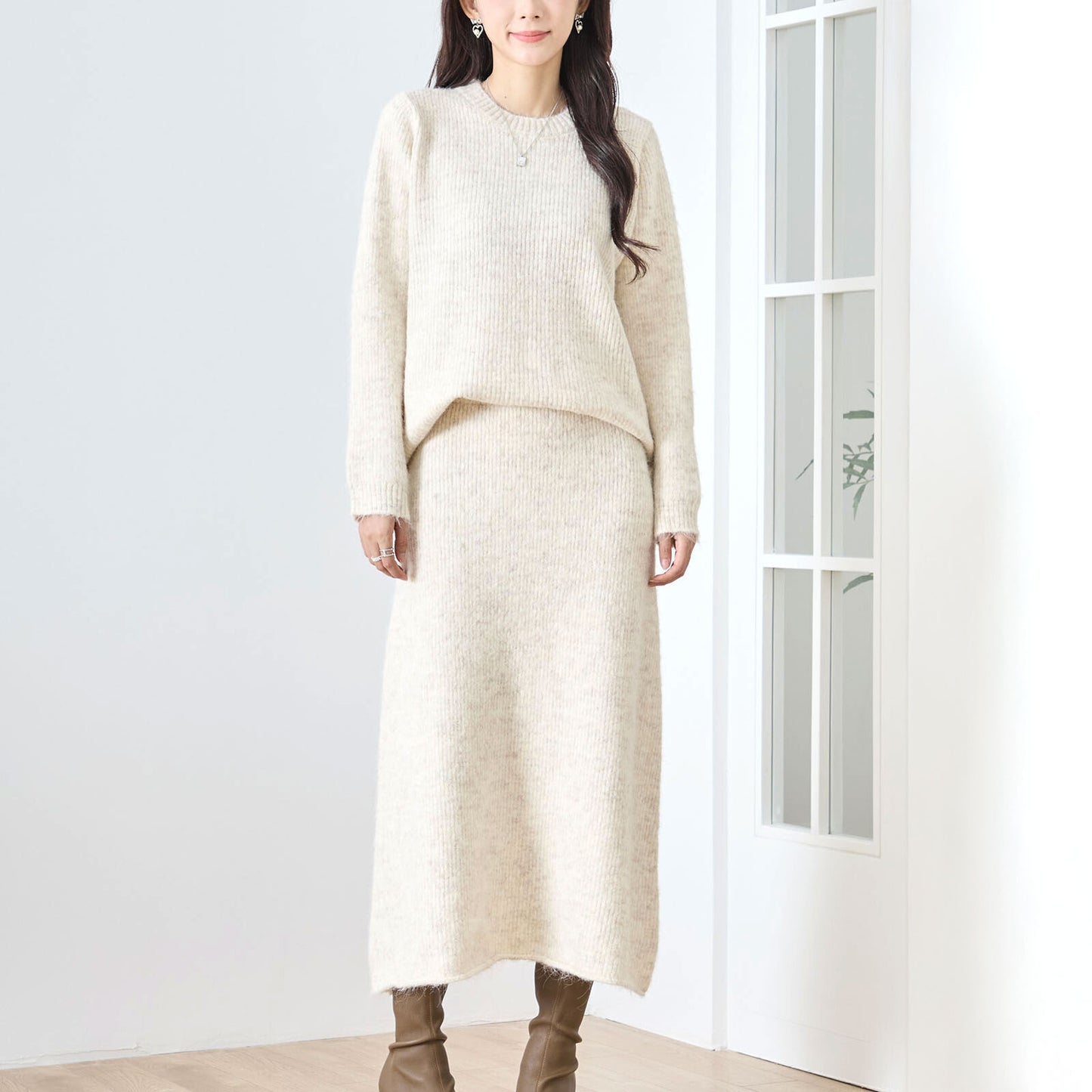 ラウンドネック長袖セーター＆Aラインロングスカートのニットセットアップ 3カラー