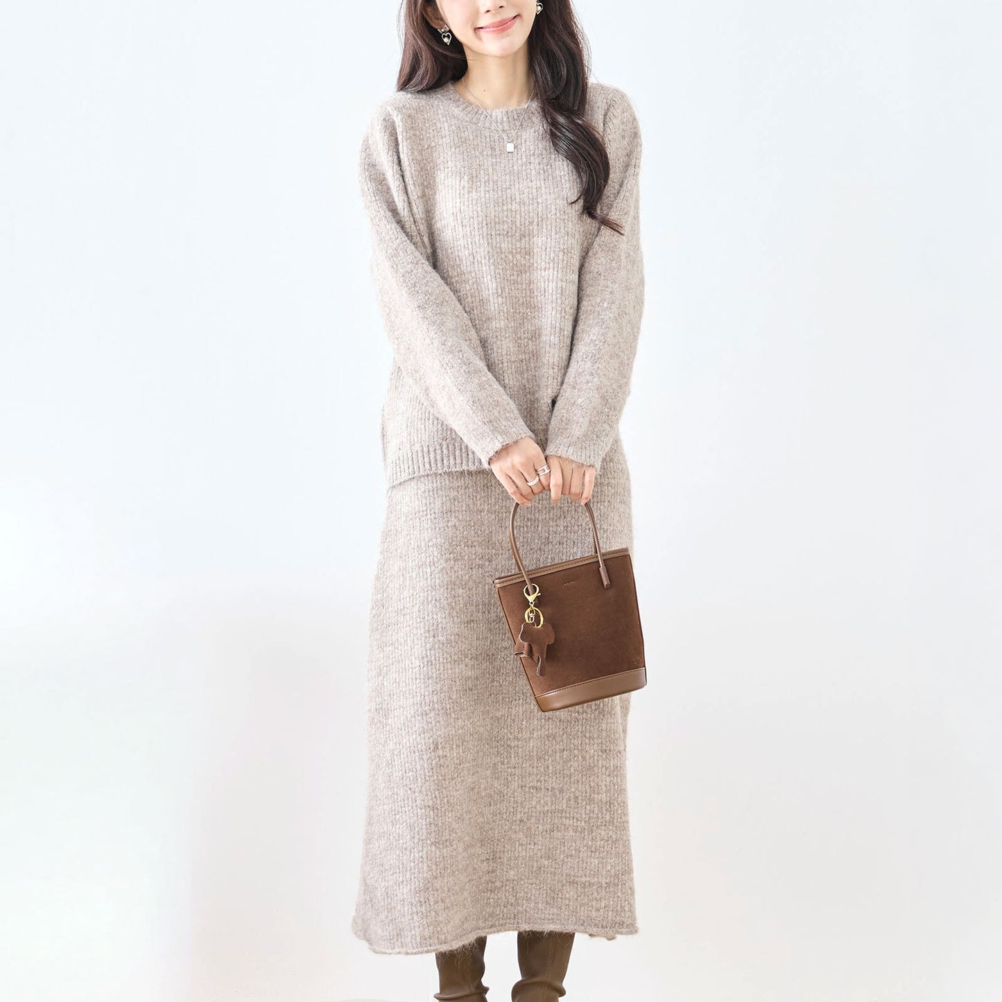 ラウンドネック長袖セーター＆Aラインロングスカートのニットセットアップ 3カラー