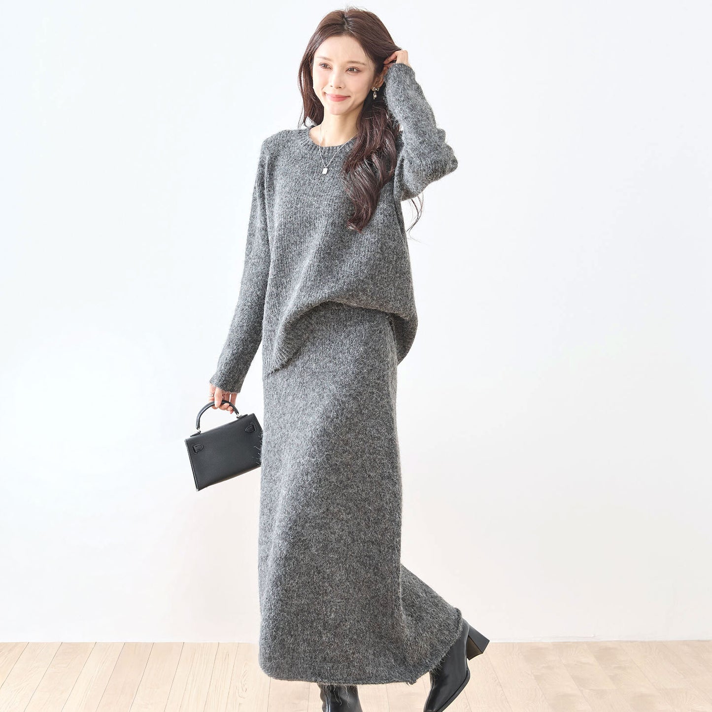 ラウンドネック長袖セーター＆Aラインロングスカートのニットセットアップ 3カラー